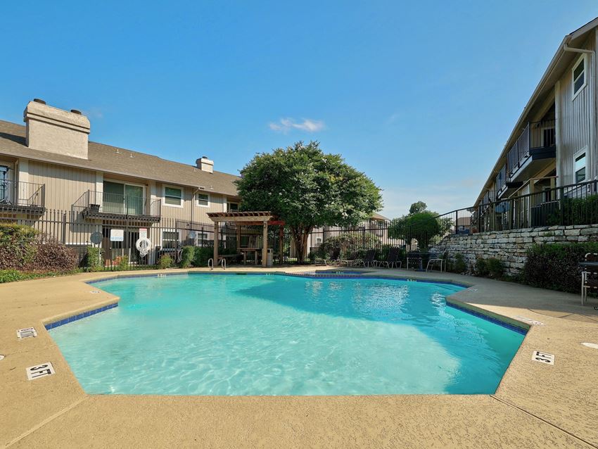 Pool at The Villas at Quail Creek Apartments in Austin Texas June 2021 - Photo Gallery 1